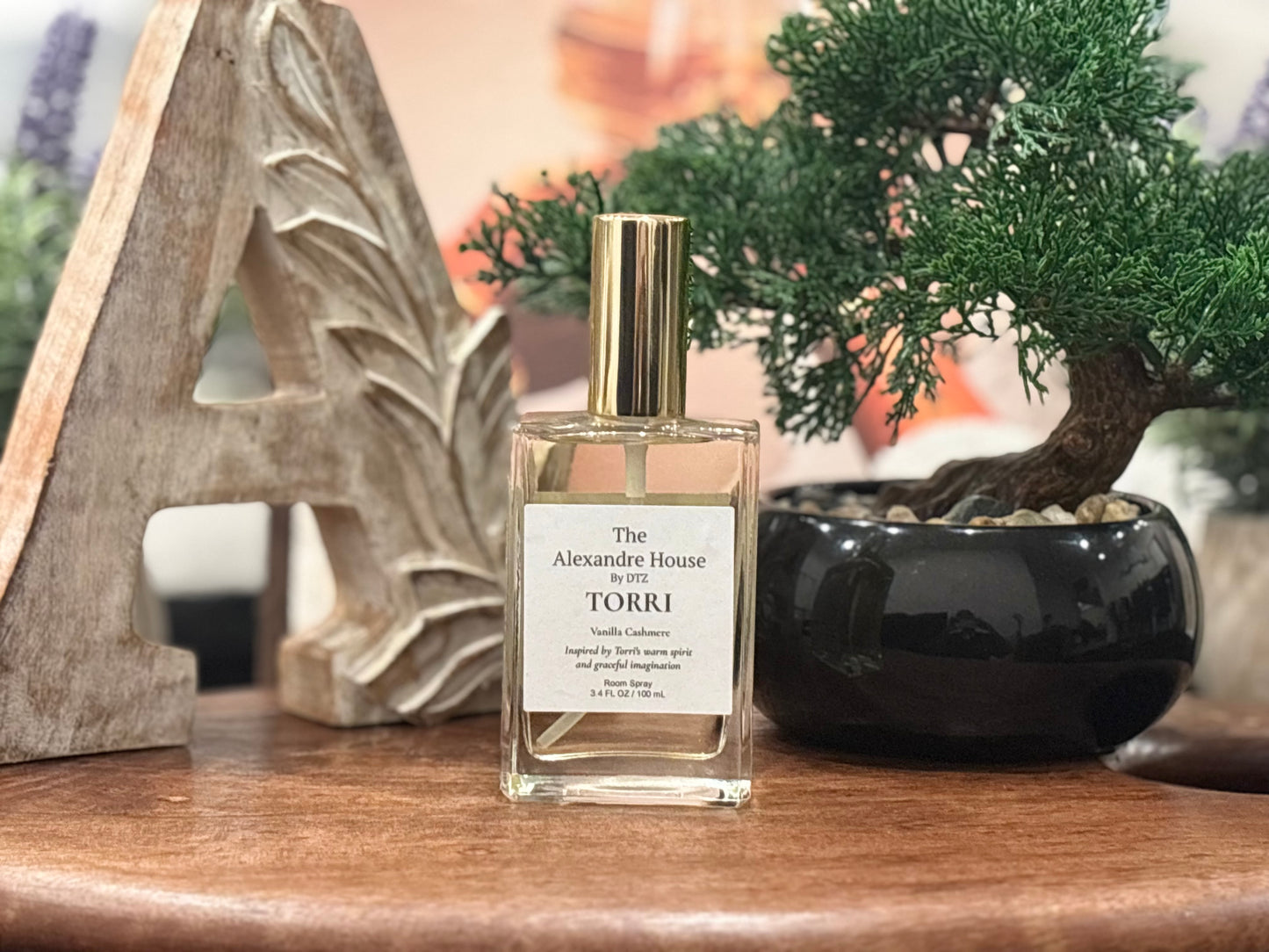 TORRI | Ambered Vanille & Vanilla Room & Linen Spray (3.4 oz) — A rich, cozy spray made with clean, safe fragrance oils
