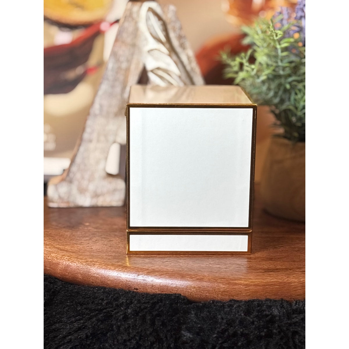 TORRI | Ambered Vanille & Vanilla Signature Candle (8 oz)— A warm, comforting luxury candle with a crackling wood wick