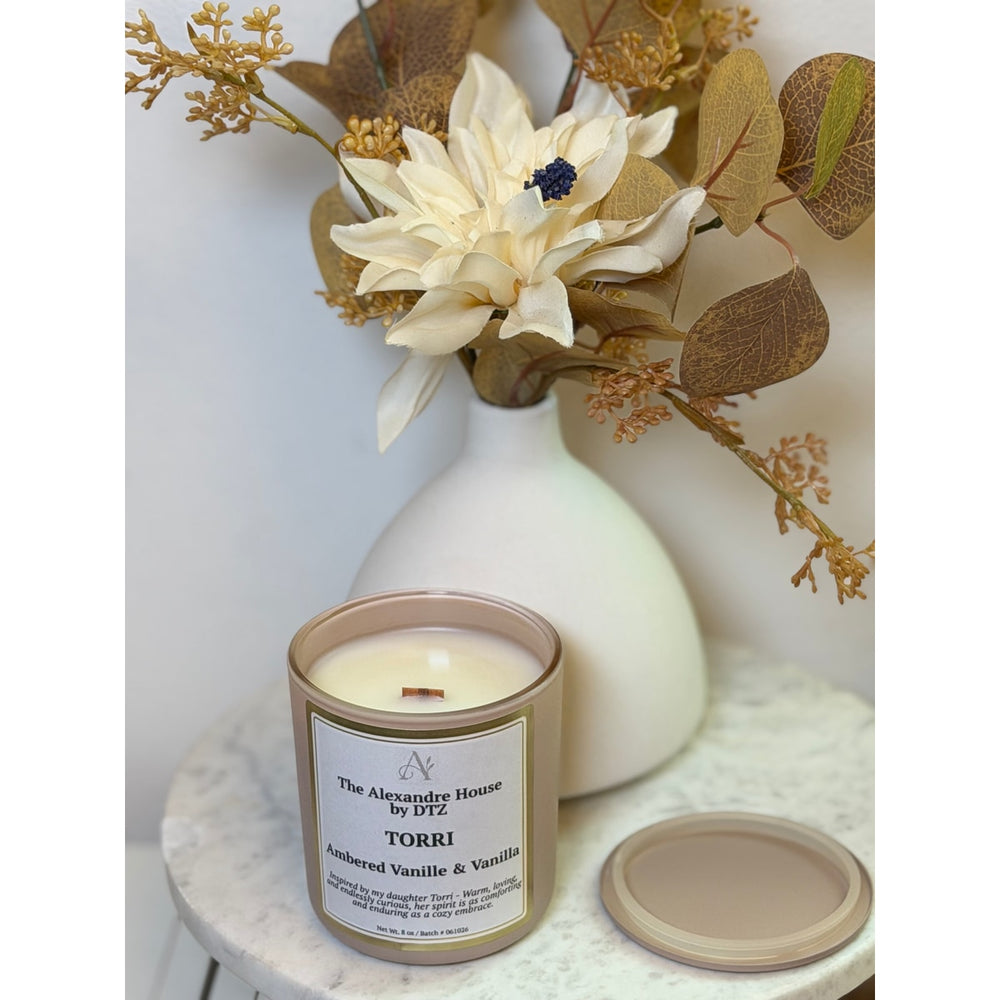 TORRI | Ambered Vanille & Vanilla  Signature Candle (8 oz)— A warm, comforting luxury candle with a crackling wood wick