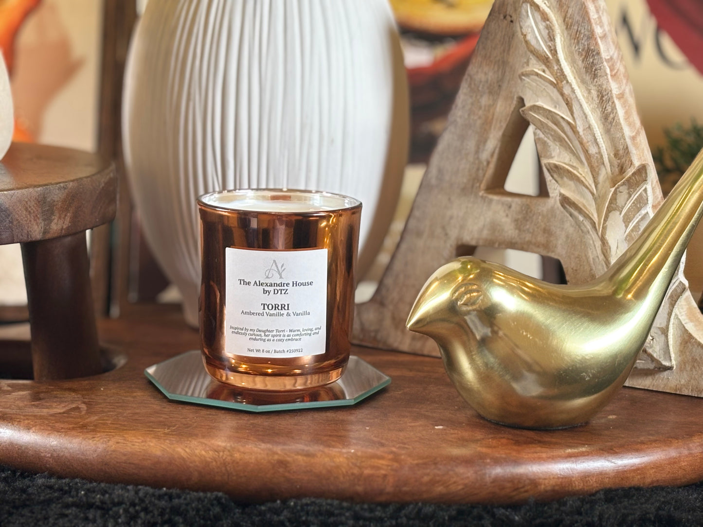 TORRI | Ambered Vanille & Vanilla  Signature Candle (8 oz)— A warm, comforting luxury candle with a crackling wood wick