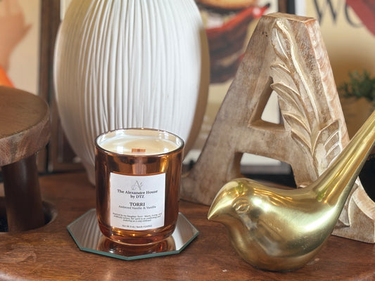 TORRI | Ambered Vanille & Vanilla  Signature Candle (8 oz)— A warm, comforting luxury candle with a crackling wood wick