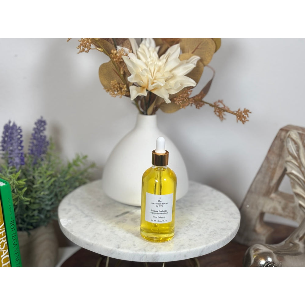 Zaq| Sea Salt & Orchid Luxury Body Oil (3.4 oz) - Lightweight luxury oil, Shimmer or non- Shimmer